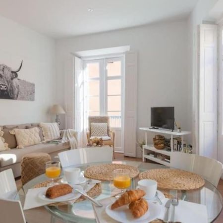 Chic Casa Cathedral At Calle Fresca 2-Bedroom Apartment In Malaga City Center Eksteriør bilde