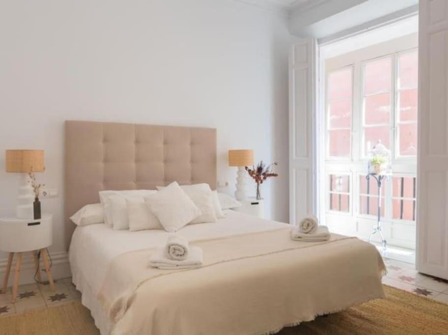 Chic Casa Cathedral At Calle Fresca 2-Bedroom Apartment In Malaga City Center Eksteriør bilde