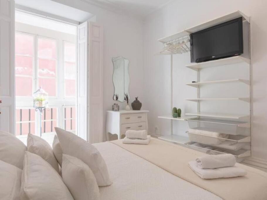 Chic Casa Cathedral At Calle Fresca 2-Bedroom Apartment In Malaga City Center Eksteriør bilde