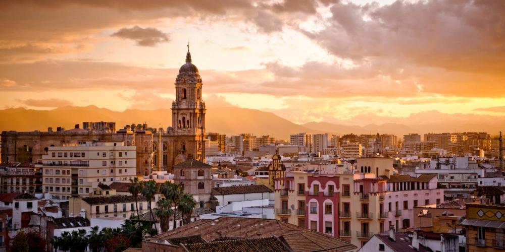 Chic Casa Cathedral At Calle Fresca 2-Bedroom Apartment In Malaga City Center Eksteriør bilde